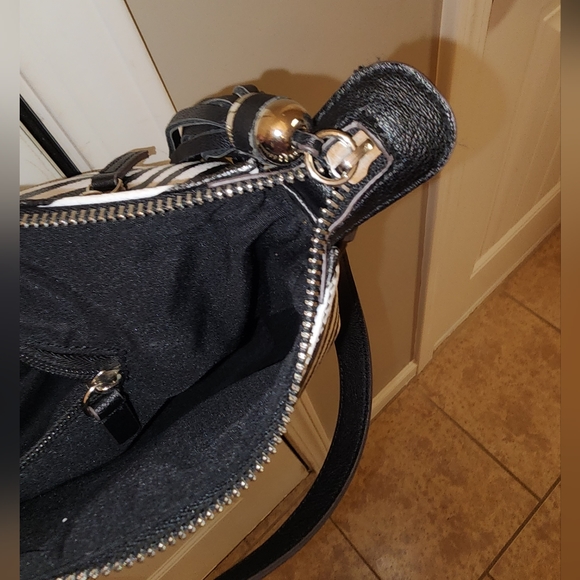 Liz Claiborne Shoulder Bag  🖤EUC🤍 - Picture 10 of 16